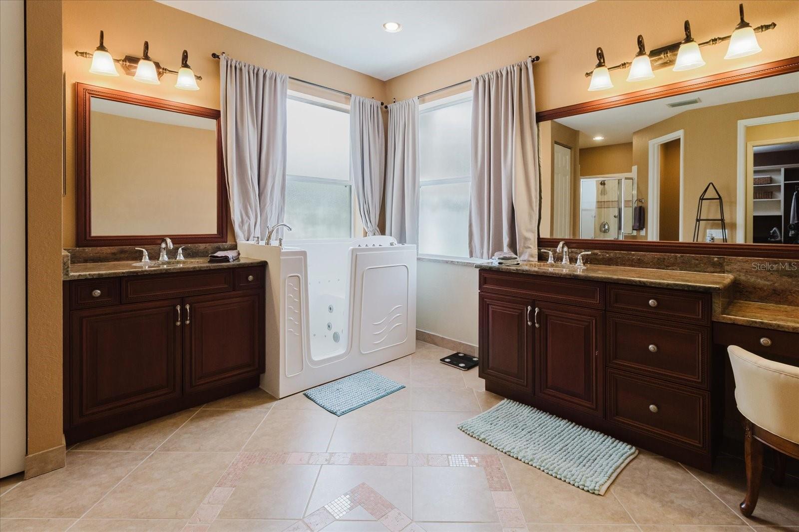 CASCADES AT SARASOTA PH IV - Residential