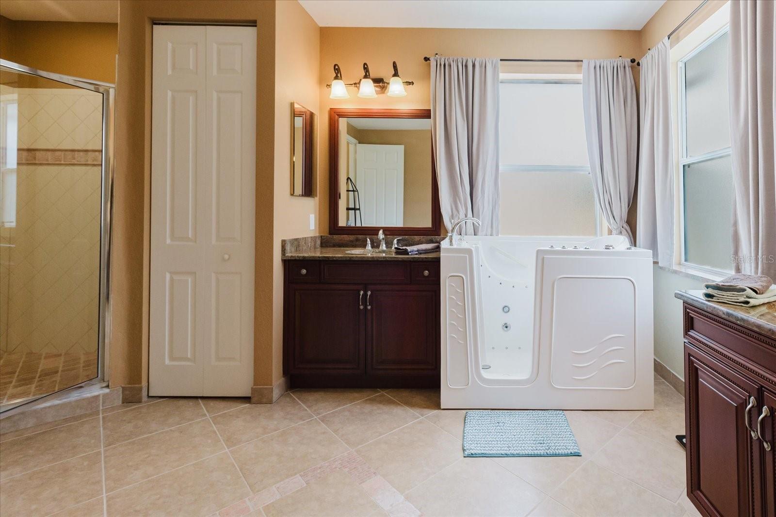 CASCADES AT SARASOTA PH IV - Residential