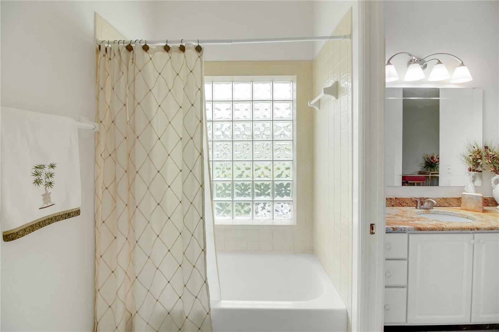 MOUNT DORA COUNTRY CLUB MOUNT DORA UNIT 02 - Residential