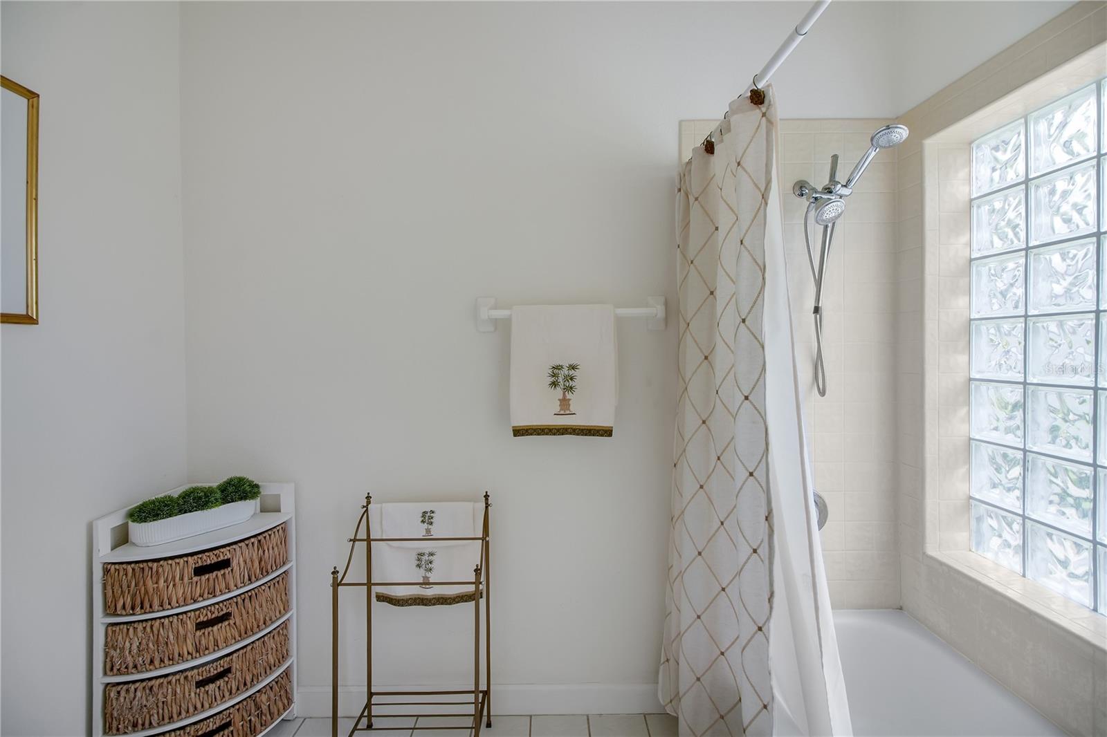 MOUNT DORA COUNTRY CLUB MOUNT DORA UNIT 02 - Residential