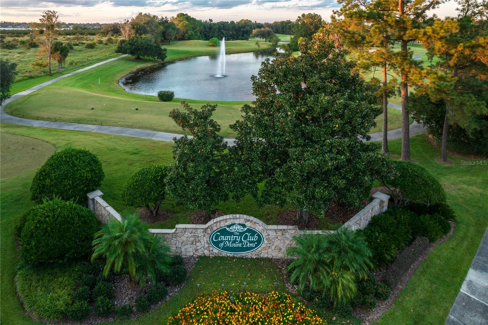 MOUNT DORA COUNTRY CLUB MOUNT DORA UNIT 02 - Residential