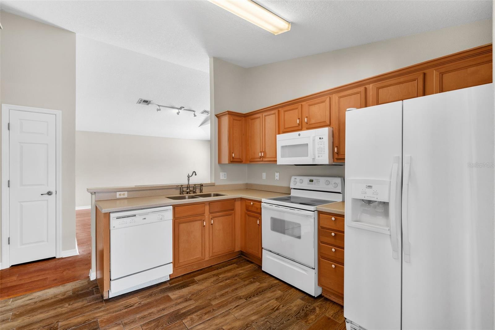 EAGLE RANCH SUB - Residential