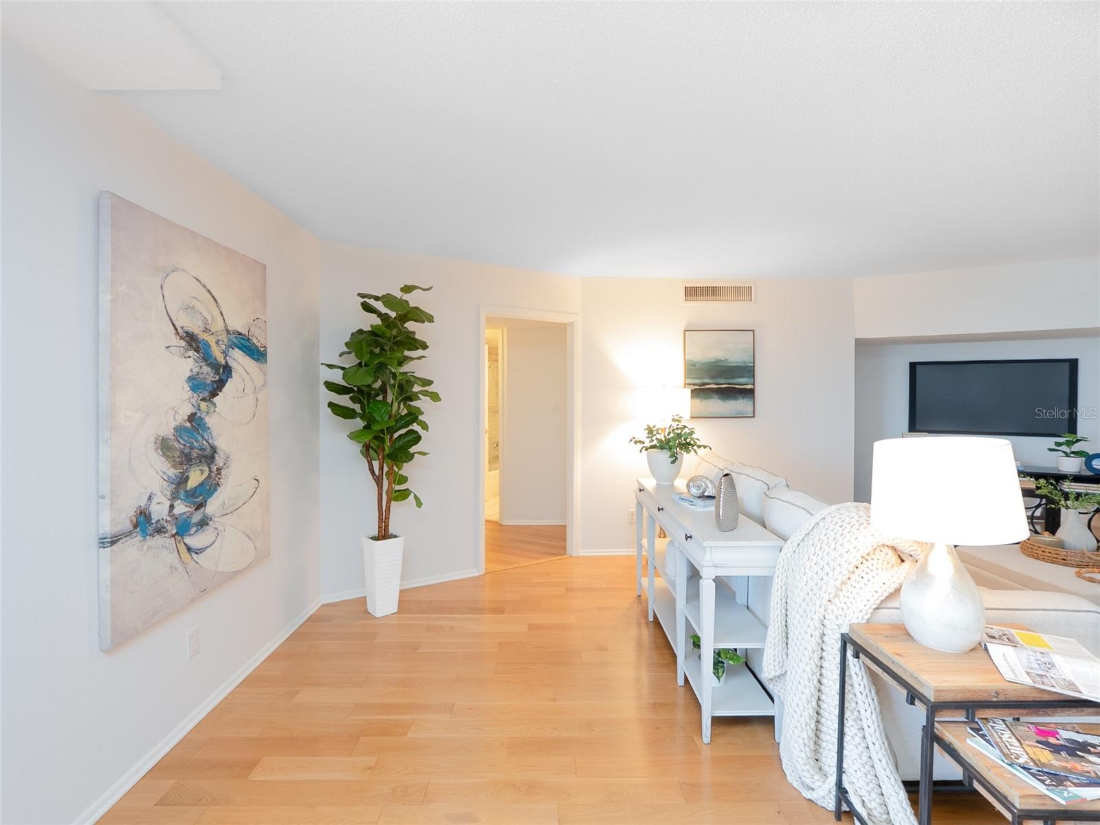 REGENCY HOUSE - Residential