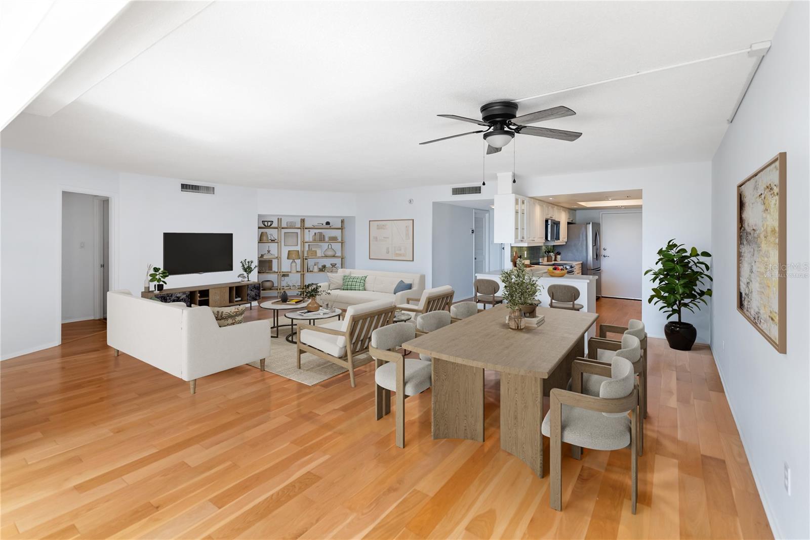 REGENCY HOUSE - Residential