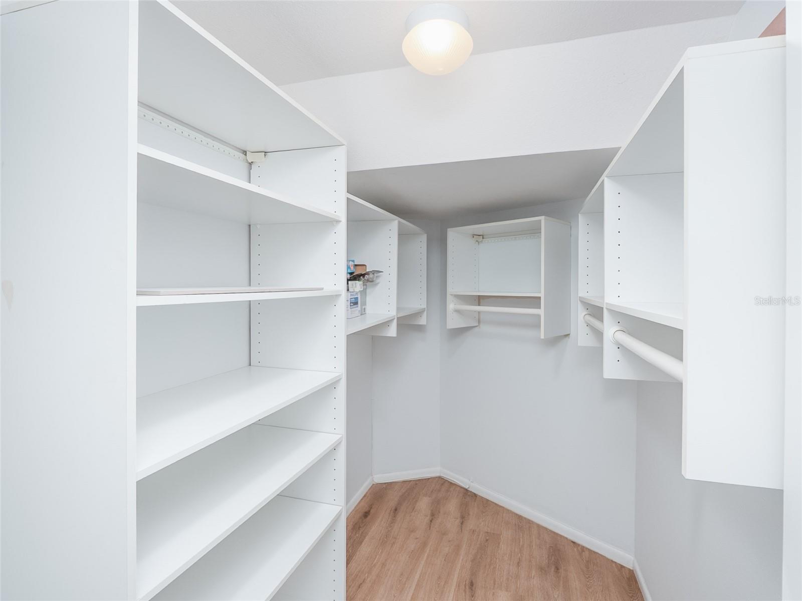 REGENCY HOUSE - Residential