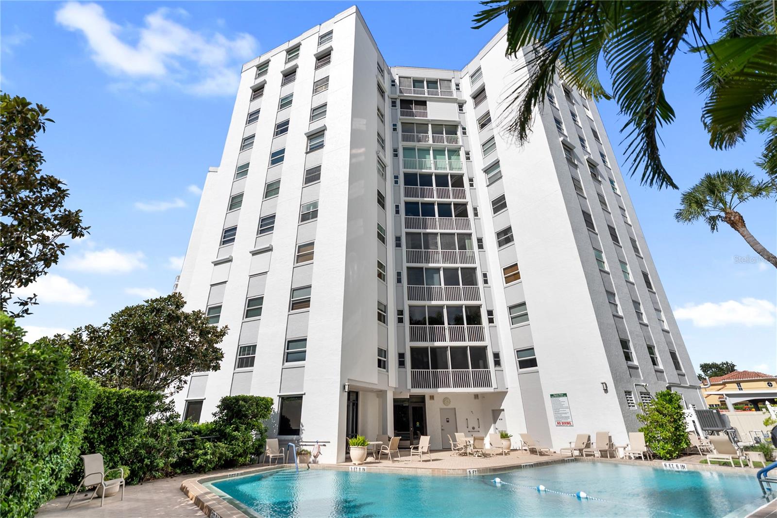 REGENCY HOUSE - Residential