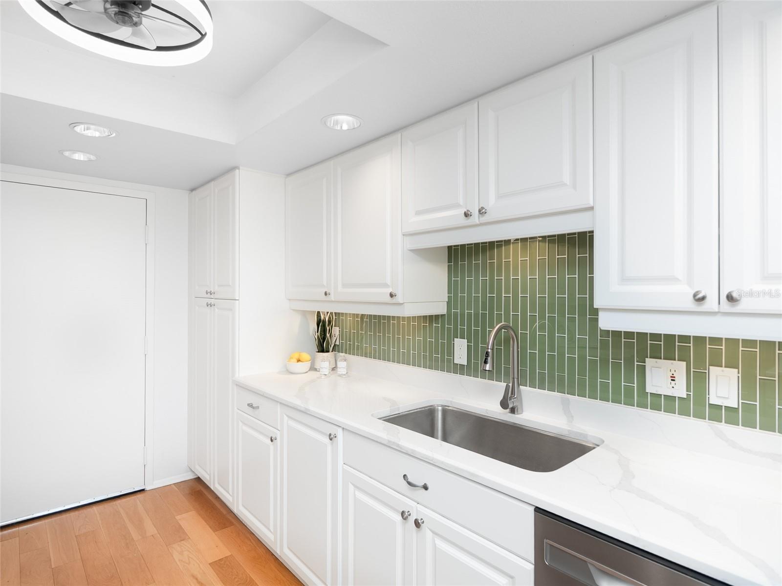 REGENCY HOUSE - Residential