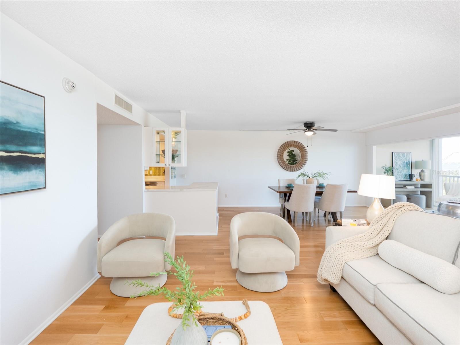 REGENCY HOUSE - Residential
