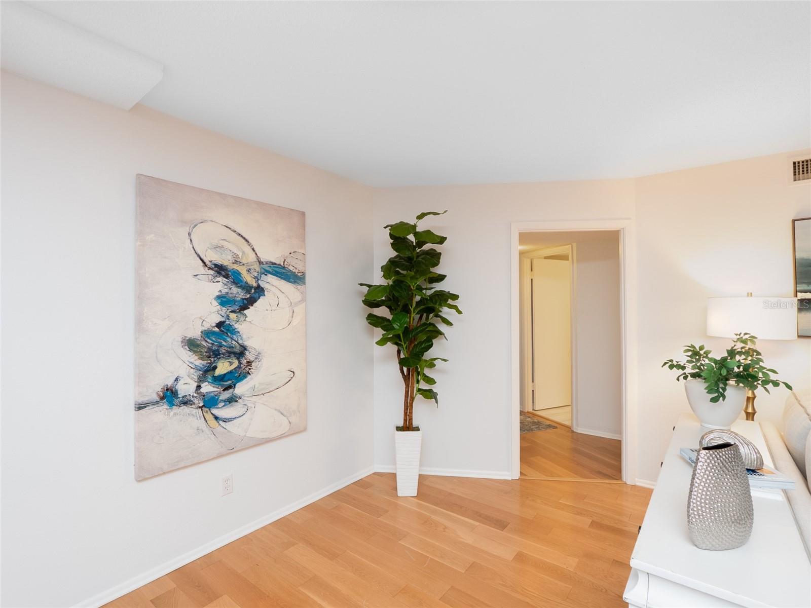 REGENCY HOUSE - Residential