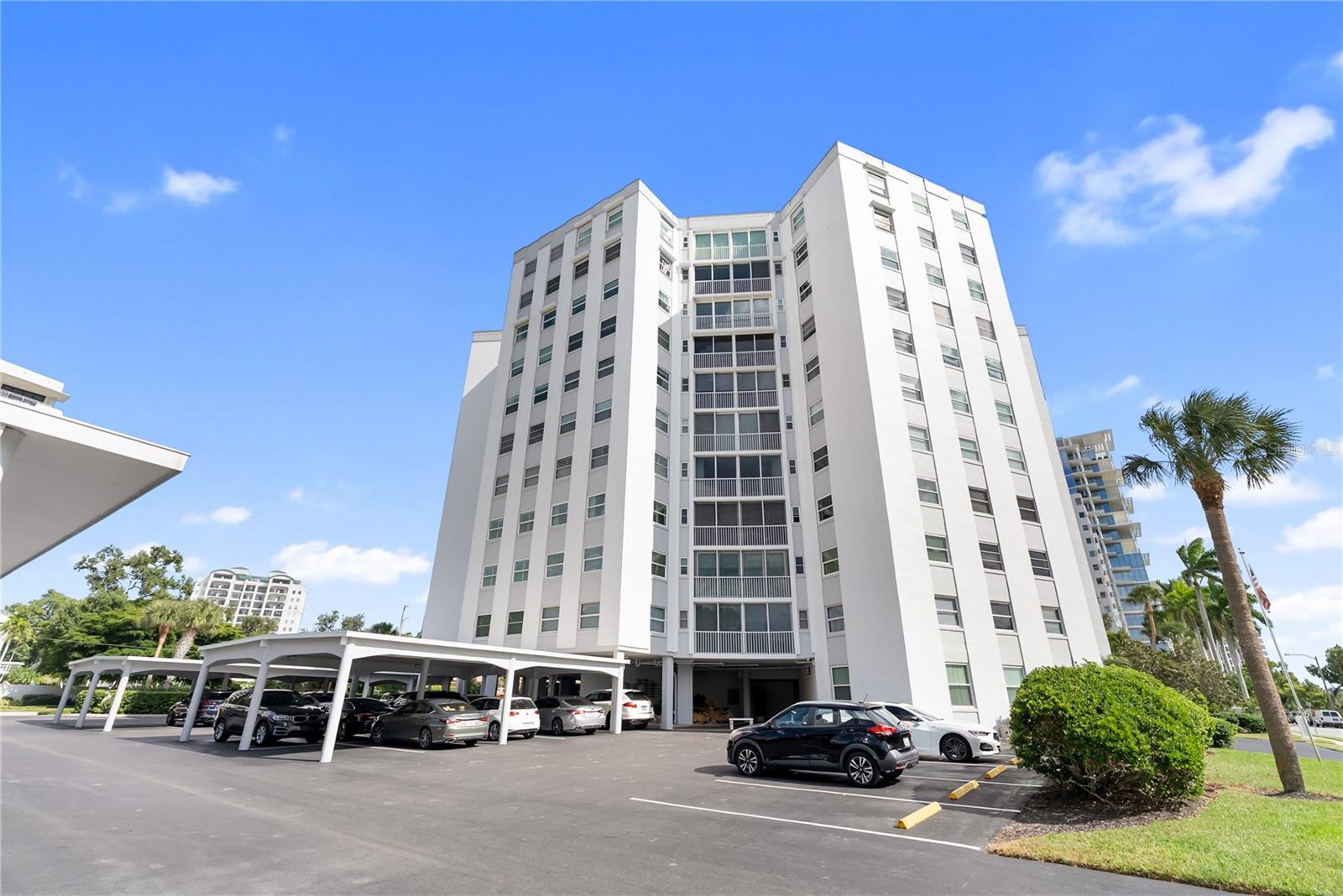 REGENCY HOUSE - Residential