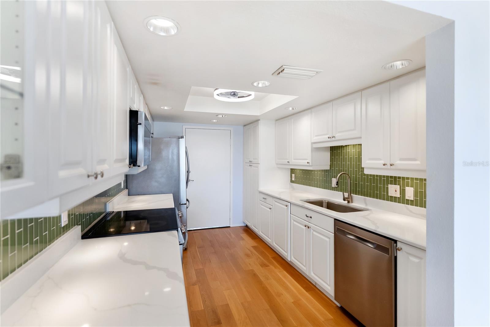 REGENCY HOUSE - Residential