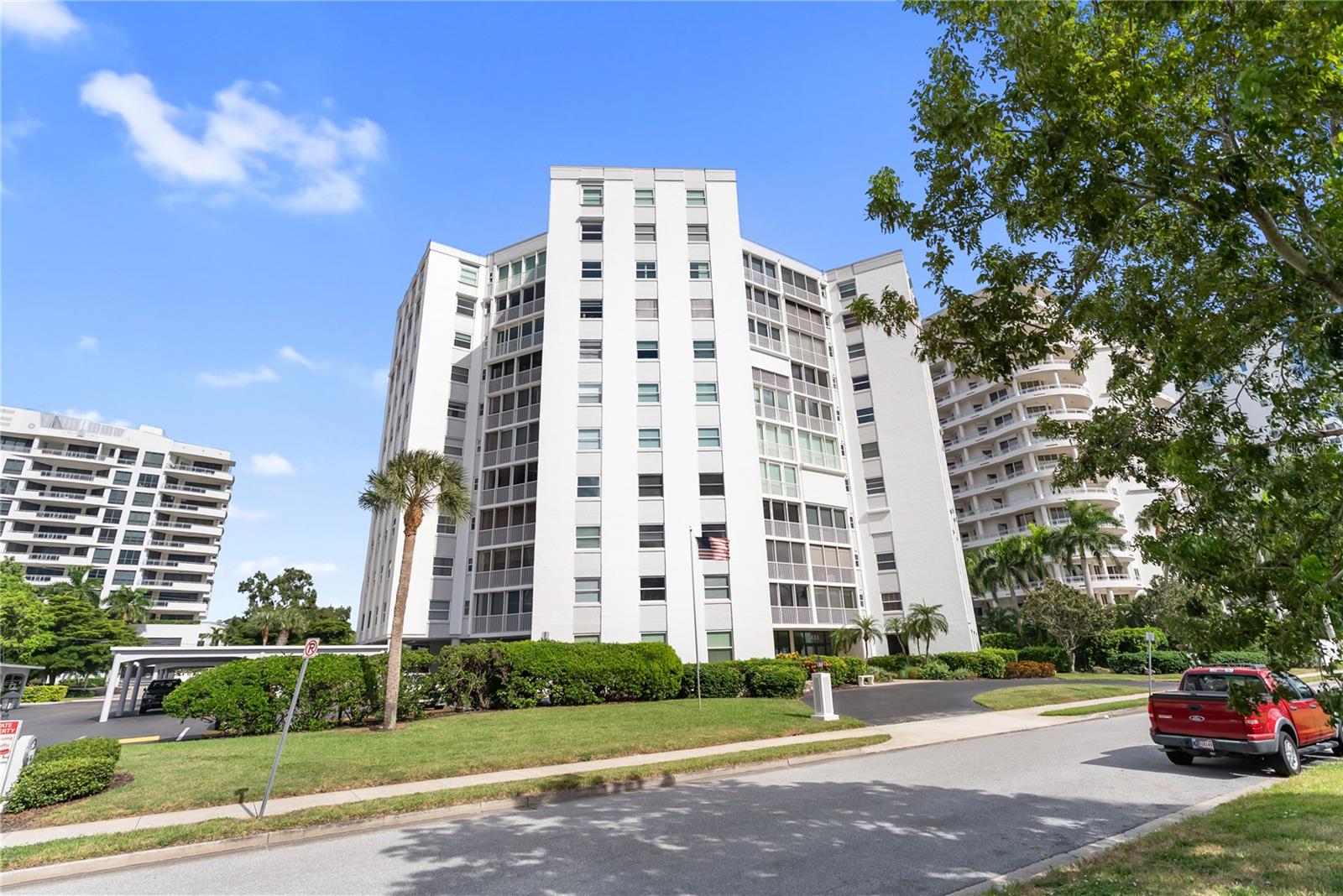 REGENCY HOUSE - Residential