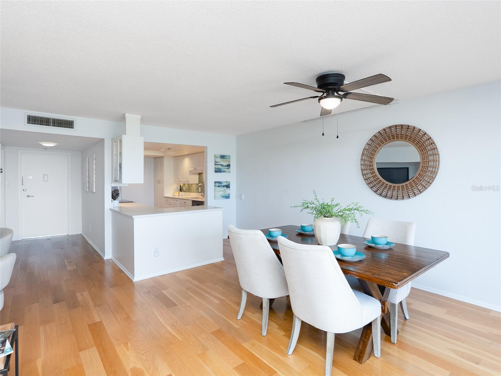 REGENCY HOUSE - Residential