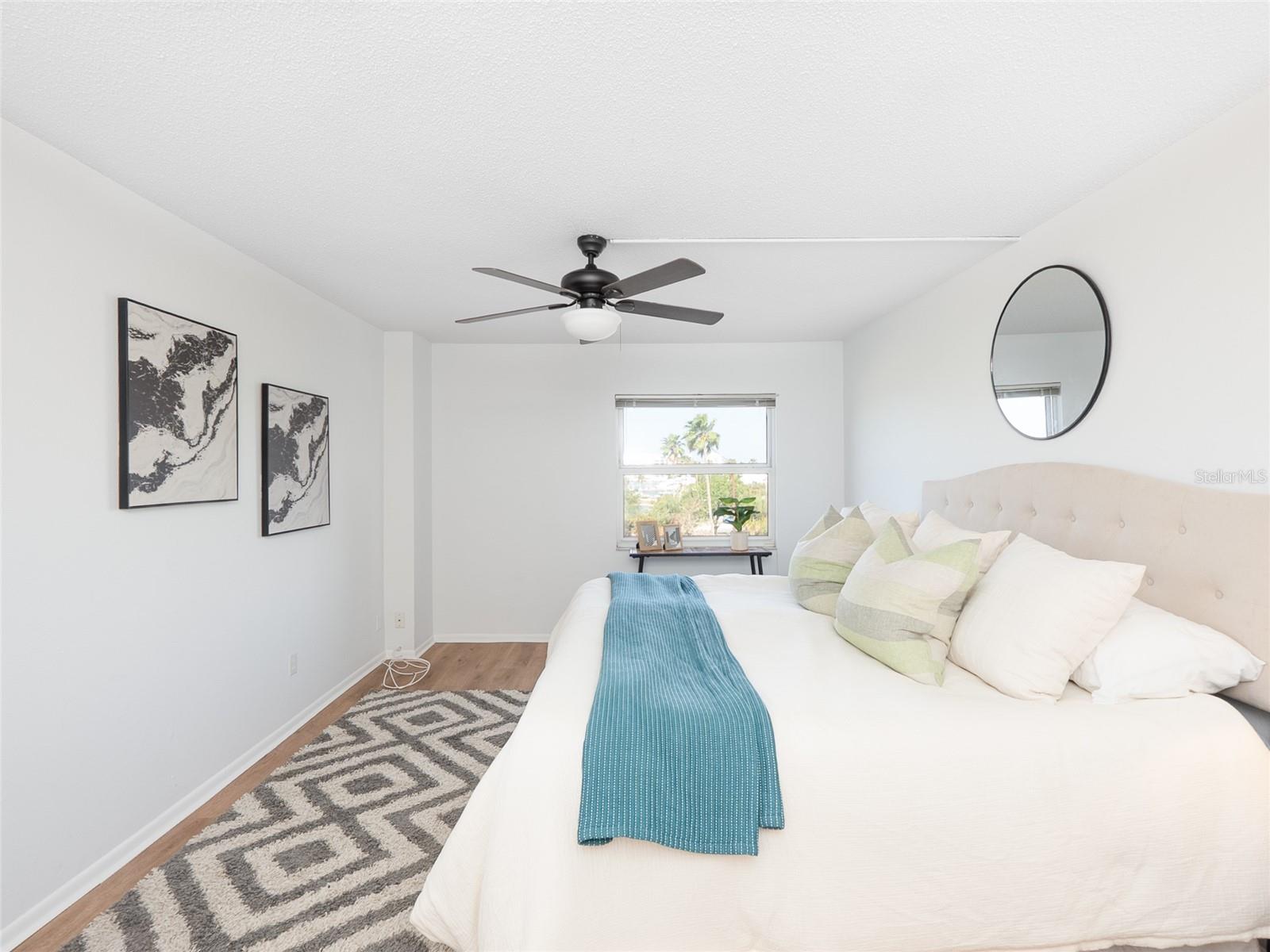 REGENCY HOUSE - Residential