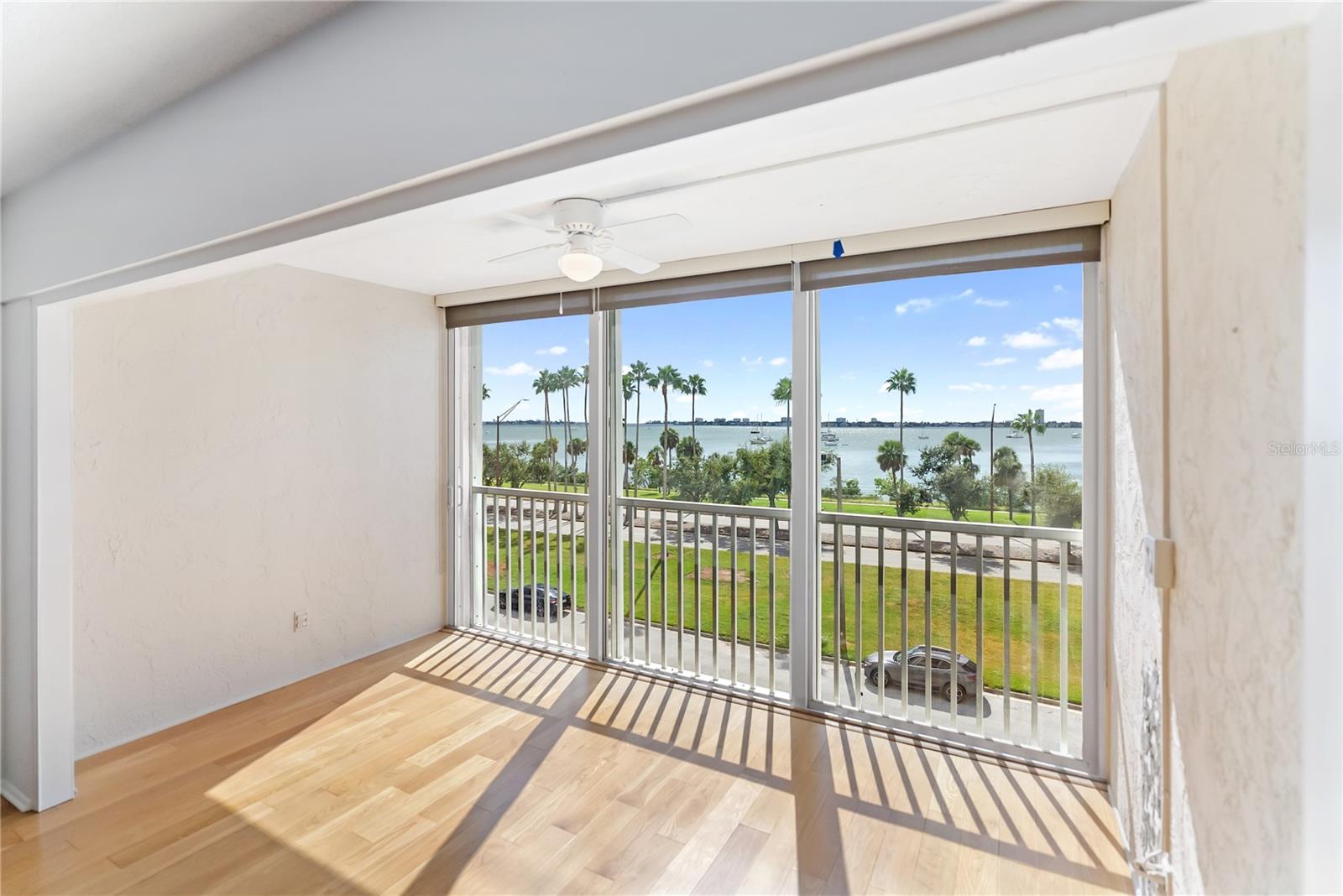 REGENCY HOUSE - Residential
