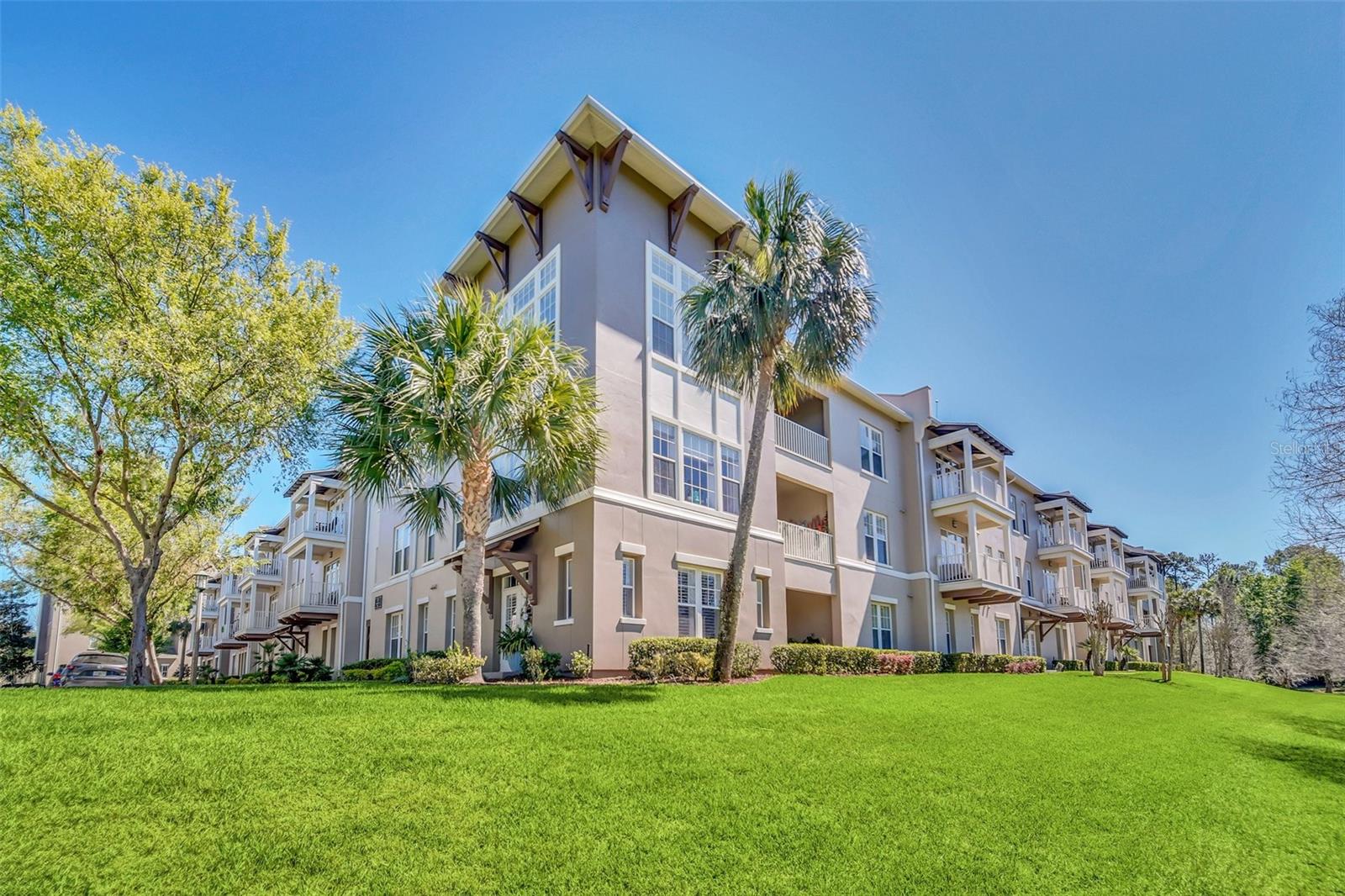 ARTISAN CLUB CONDO PH 2 - Residential