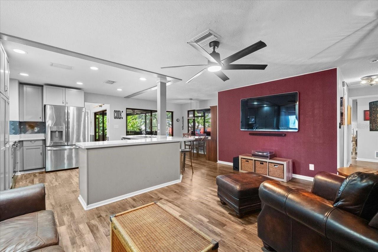 WESTLAKE VILLAGE - Residential
