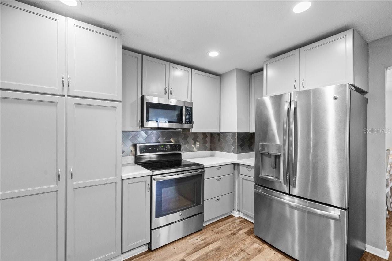 WESTLAKE VILLAGE - Residential