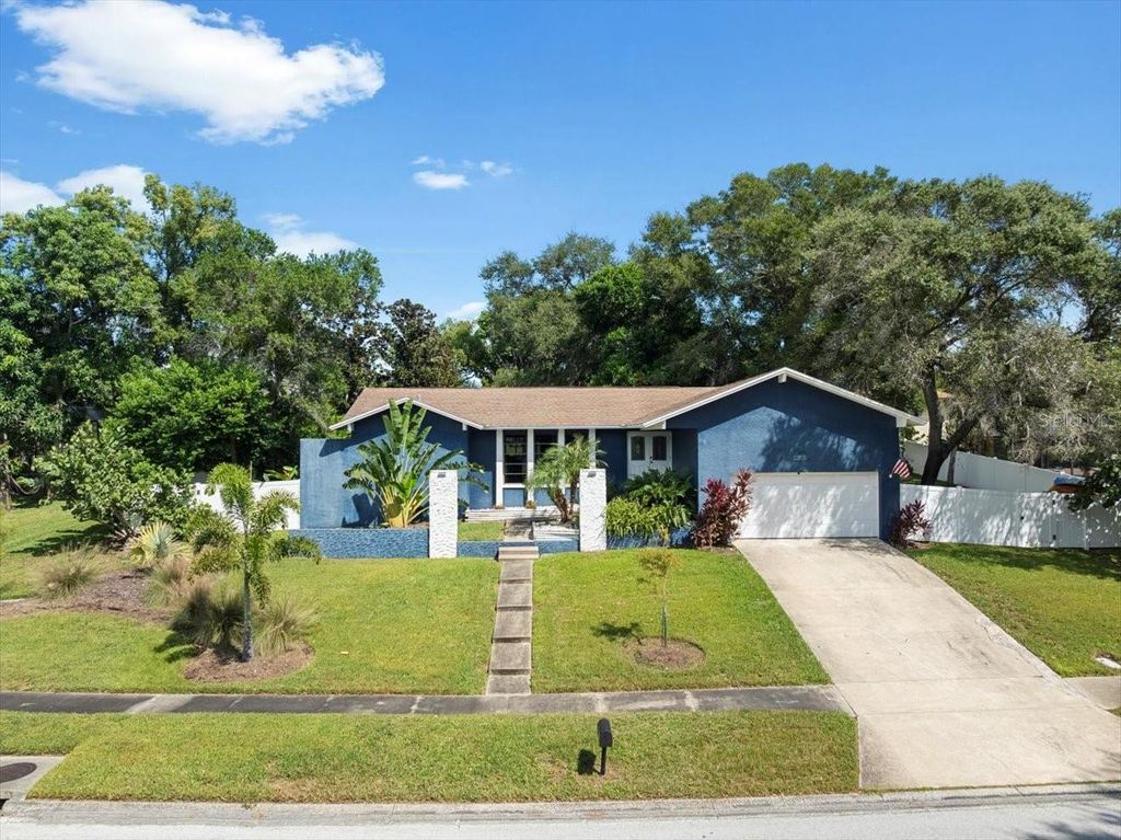 Photo of 995 Rolling Hills Drive, Palm Harbor, FL 34683 (MLS # W7879635)