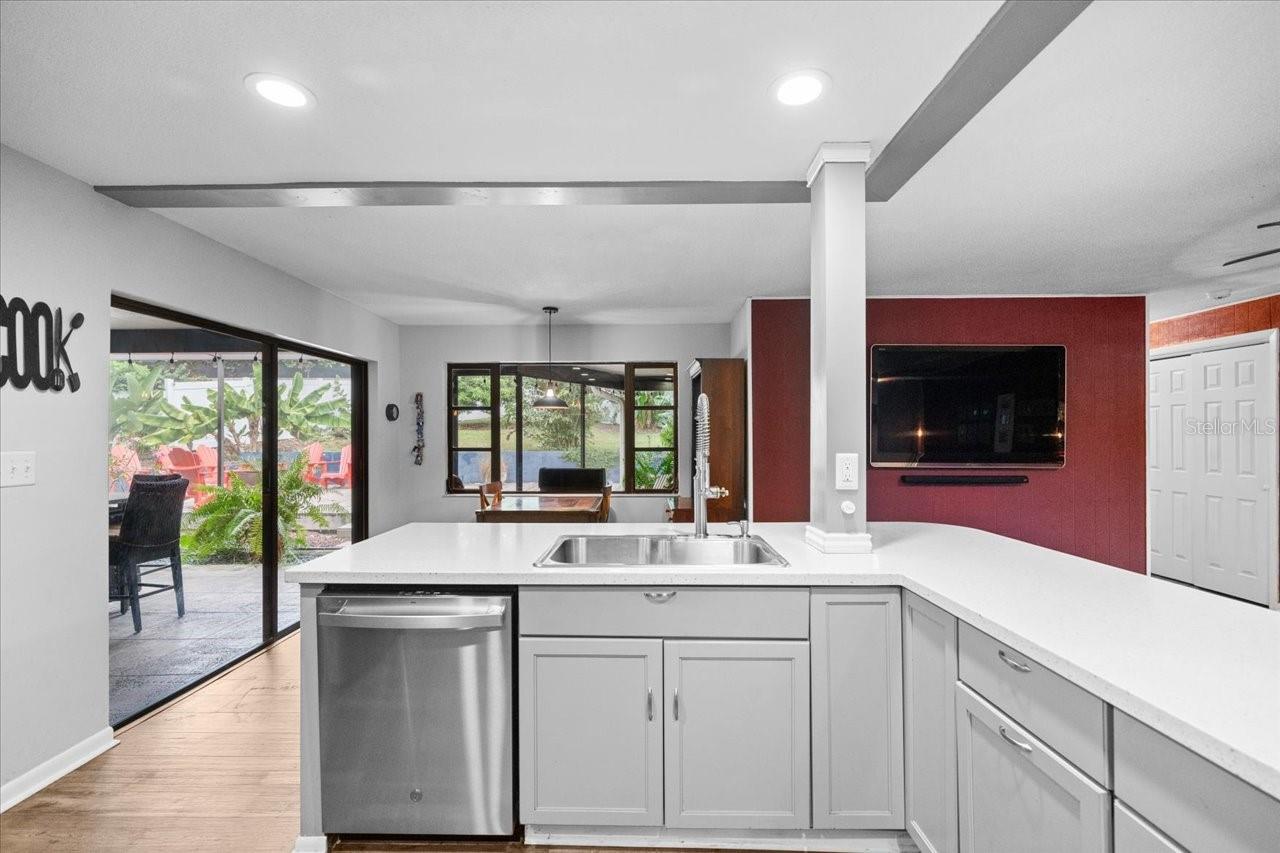 WESTLAKE VILLAGE - Residential