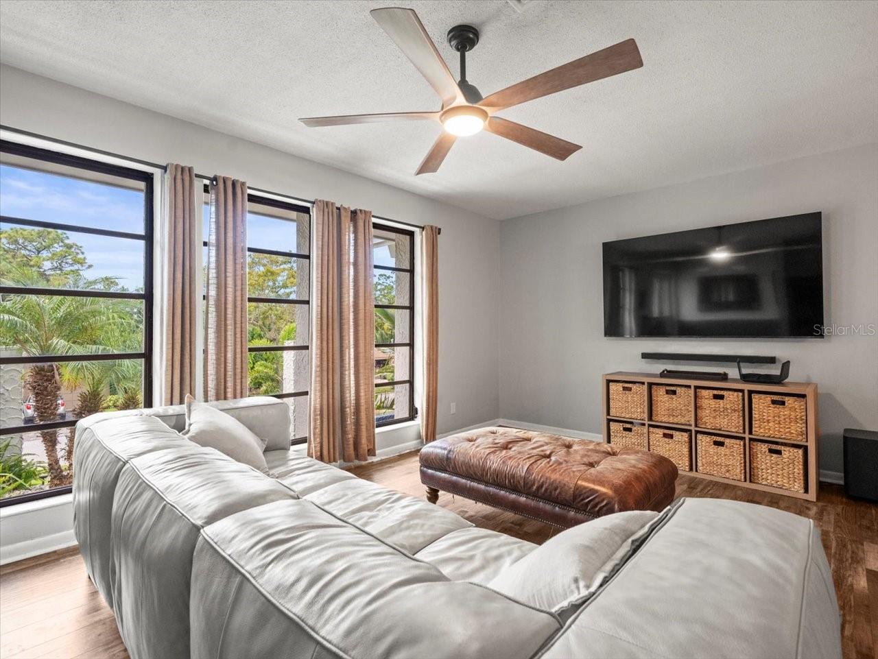 WESTLAKE VILLAGE - Residential