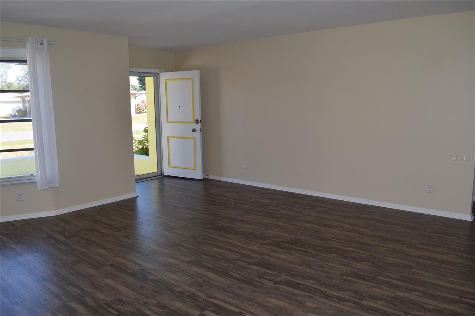 SOUTH VENICE - Residential Lease