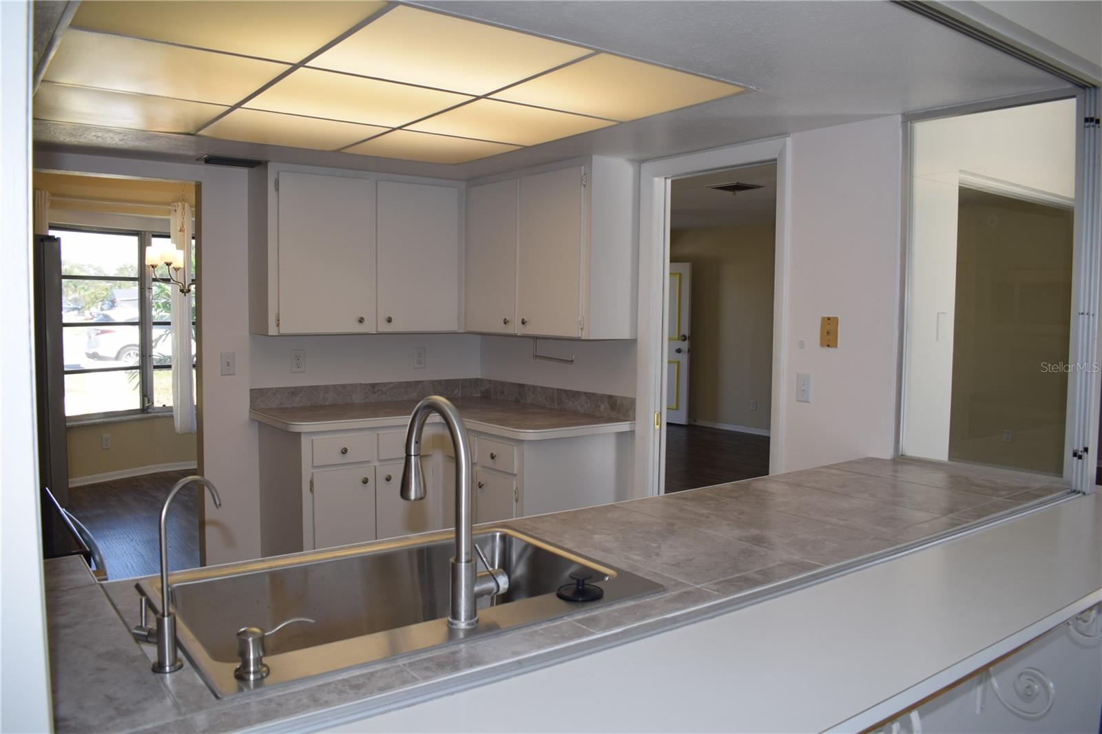 SOUTH VENICE - Residential Lease