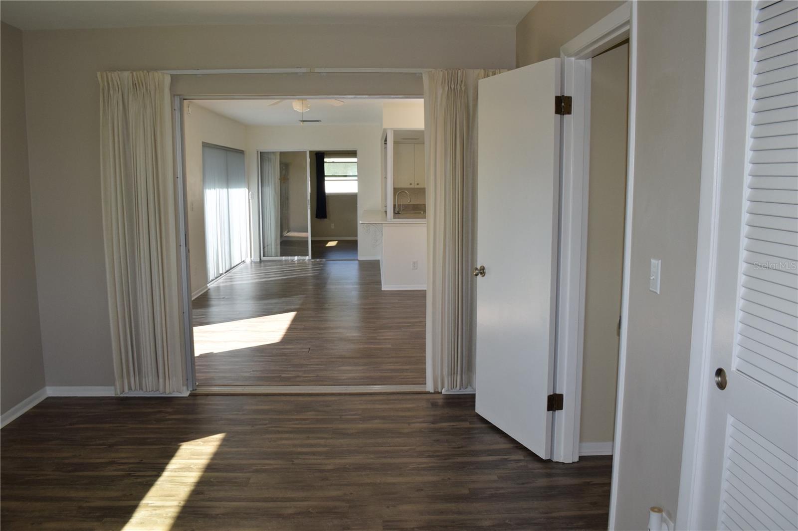 SOUTH VENICE - Residential Lease