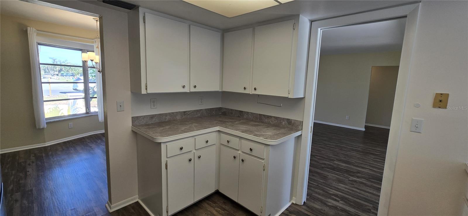 SOUTH VENICE - Residential Lease