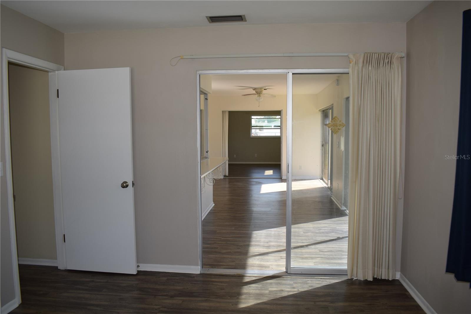 SOUTH VENICE - Residential Lease