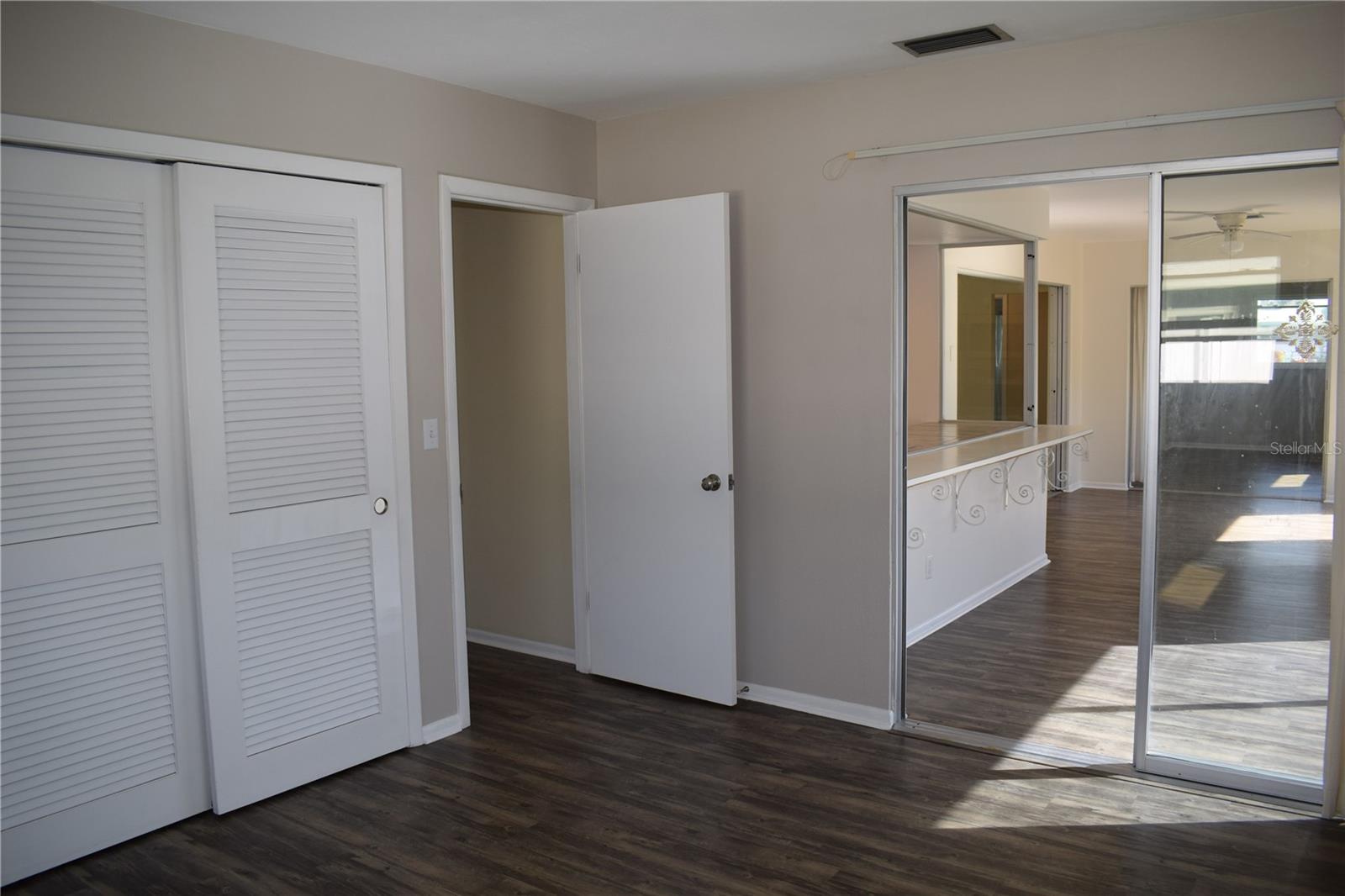 SOUTH VENICE - Residential Lease