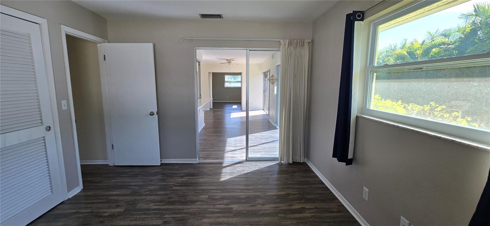 SOUTH VENICE - Residential Lease