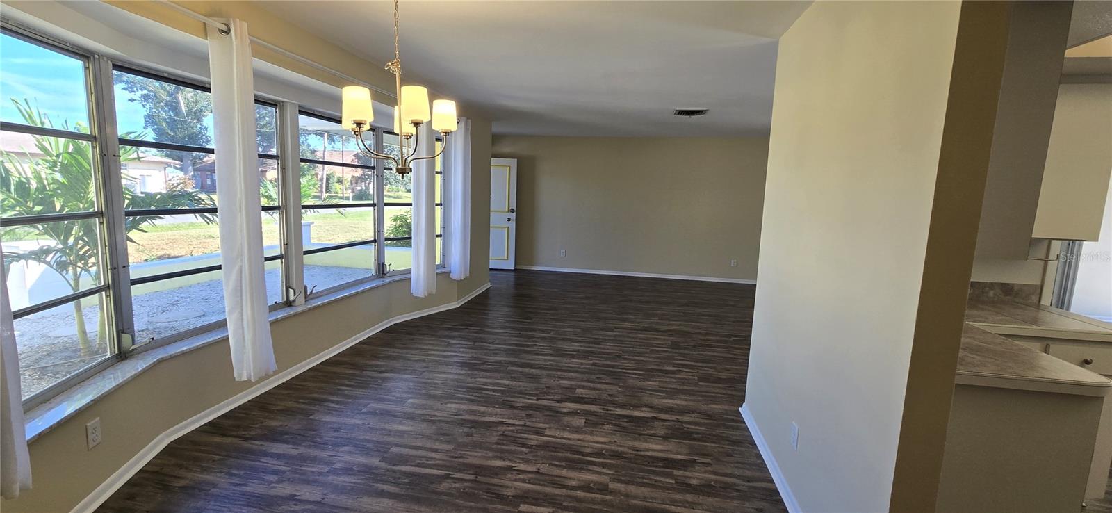 SOUTH VENICE - Residential Lease