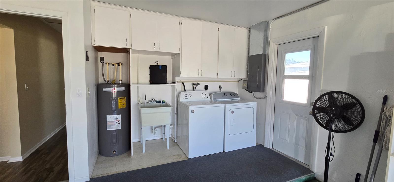 SOUTH VENICE - Residential Lease