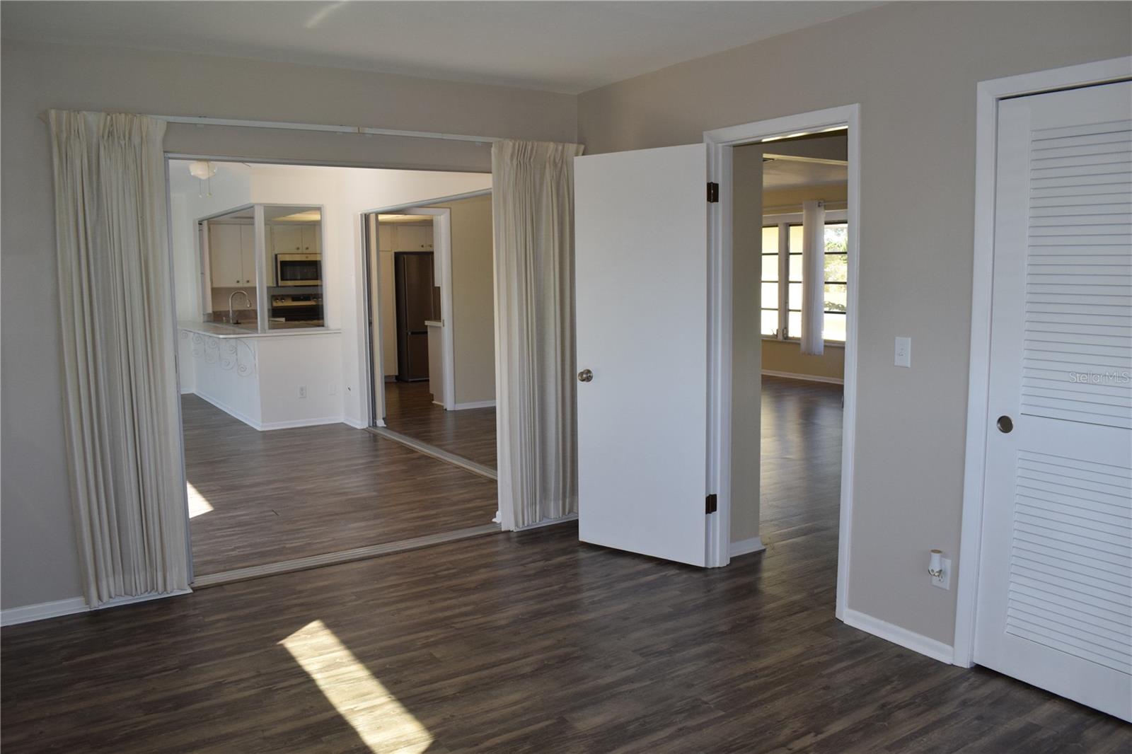 SOUTH VENICE - Residential Lease