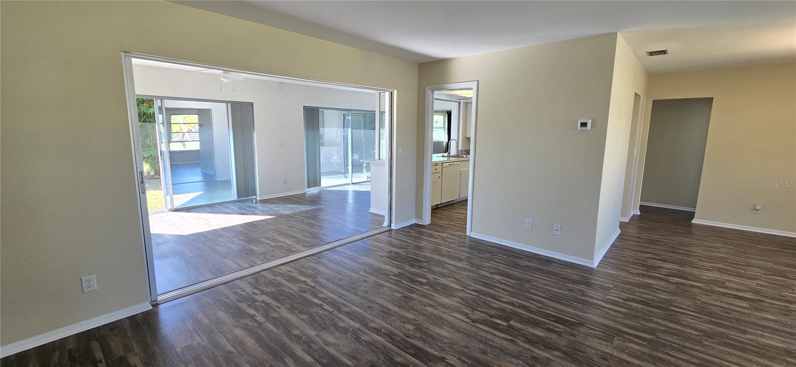 SOUTH VENICE - Residential Lease