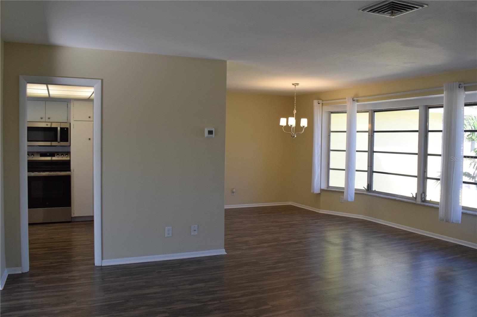 SOUTH VENICE - Residential Lease