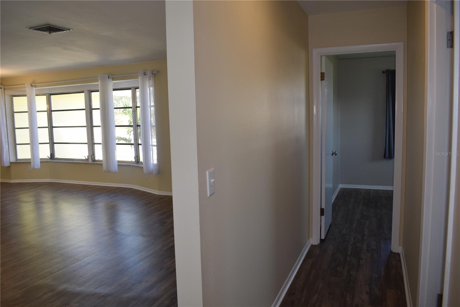 SOUTH VENICE - Residential Lease