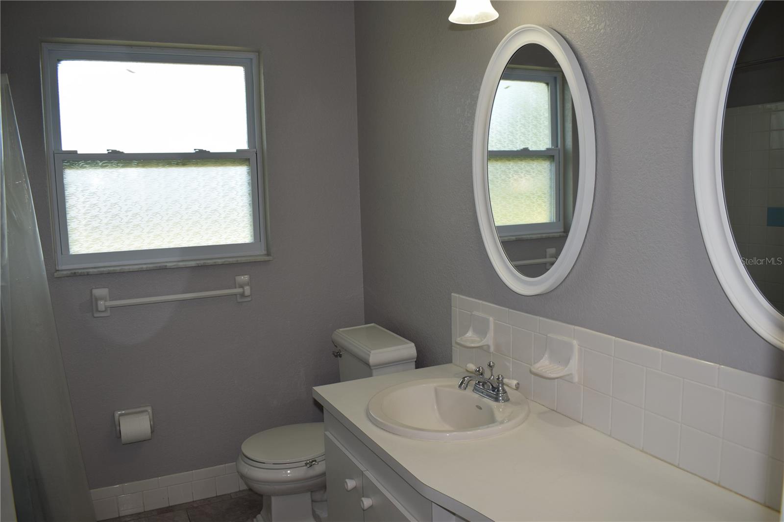 SOUTH VENICE - Residential Lease