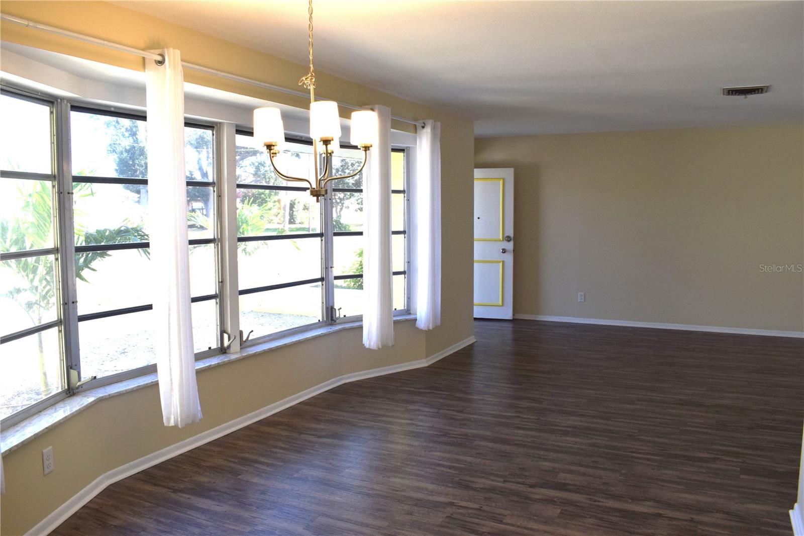 SOUTH VENICE - Residential Lease