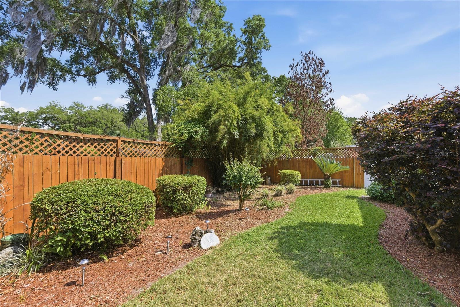 AUTUMN OAKS - Residential