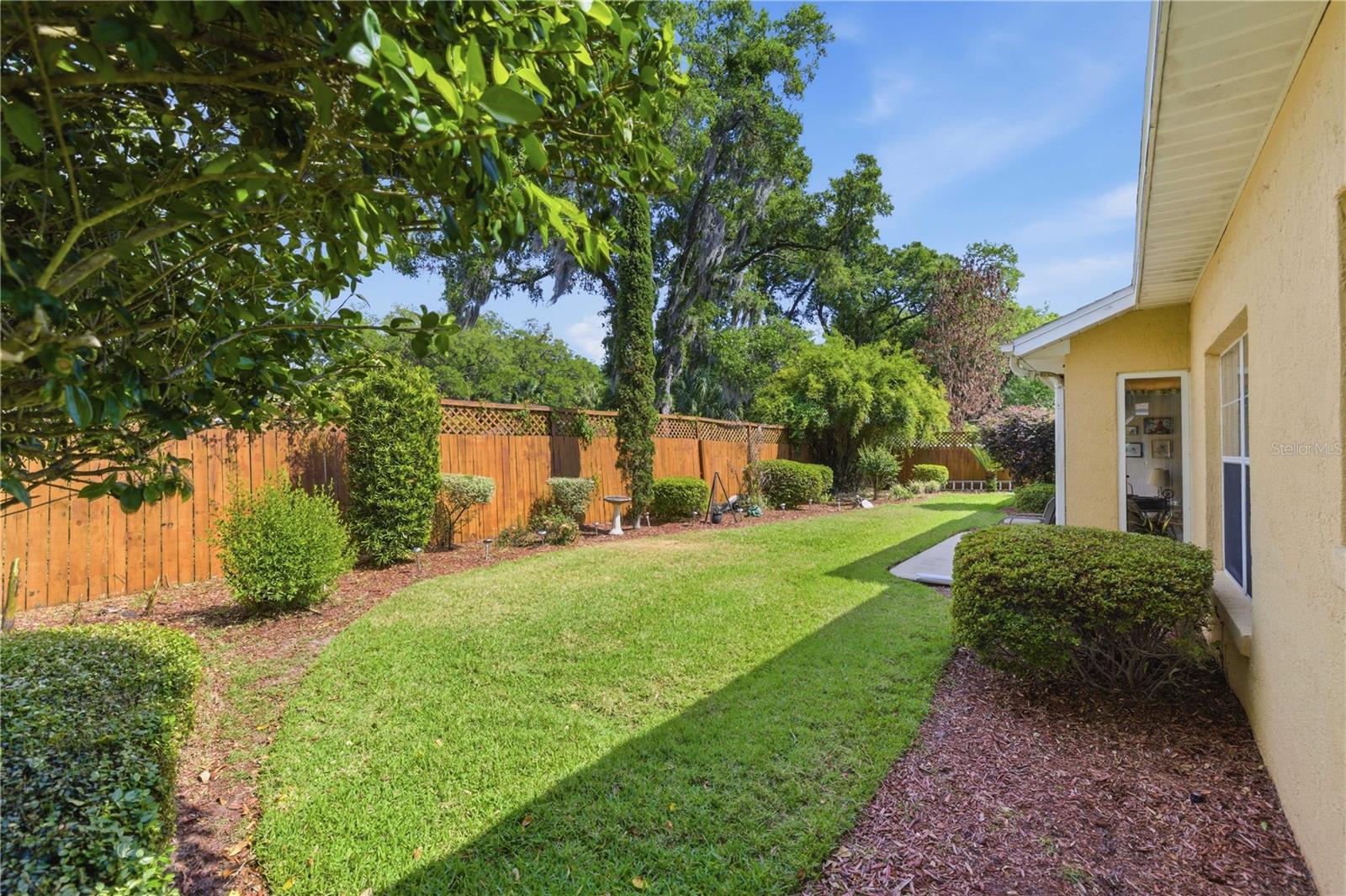 AUTUMN OAKS - Residential