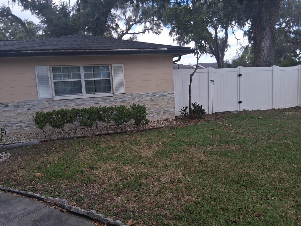 Photo of 702 Coulter Place, Brandon, FL 33511 (MLS # TB8517625)