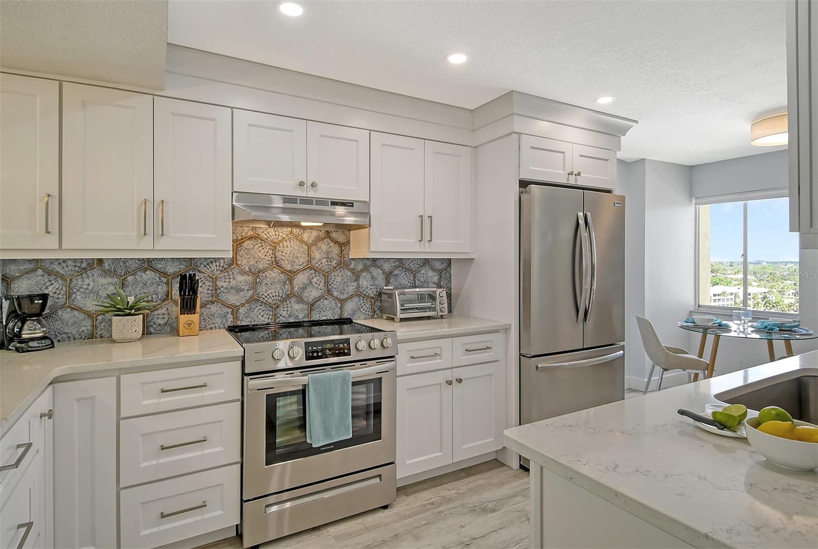 WHISPERING SANDS - Residential