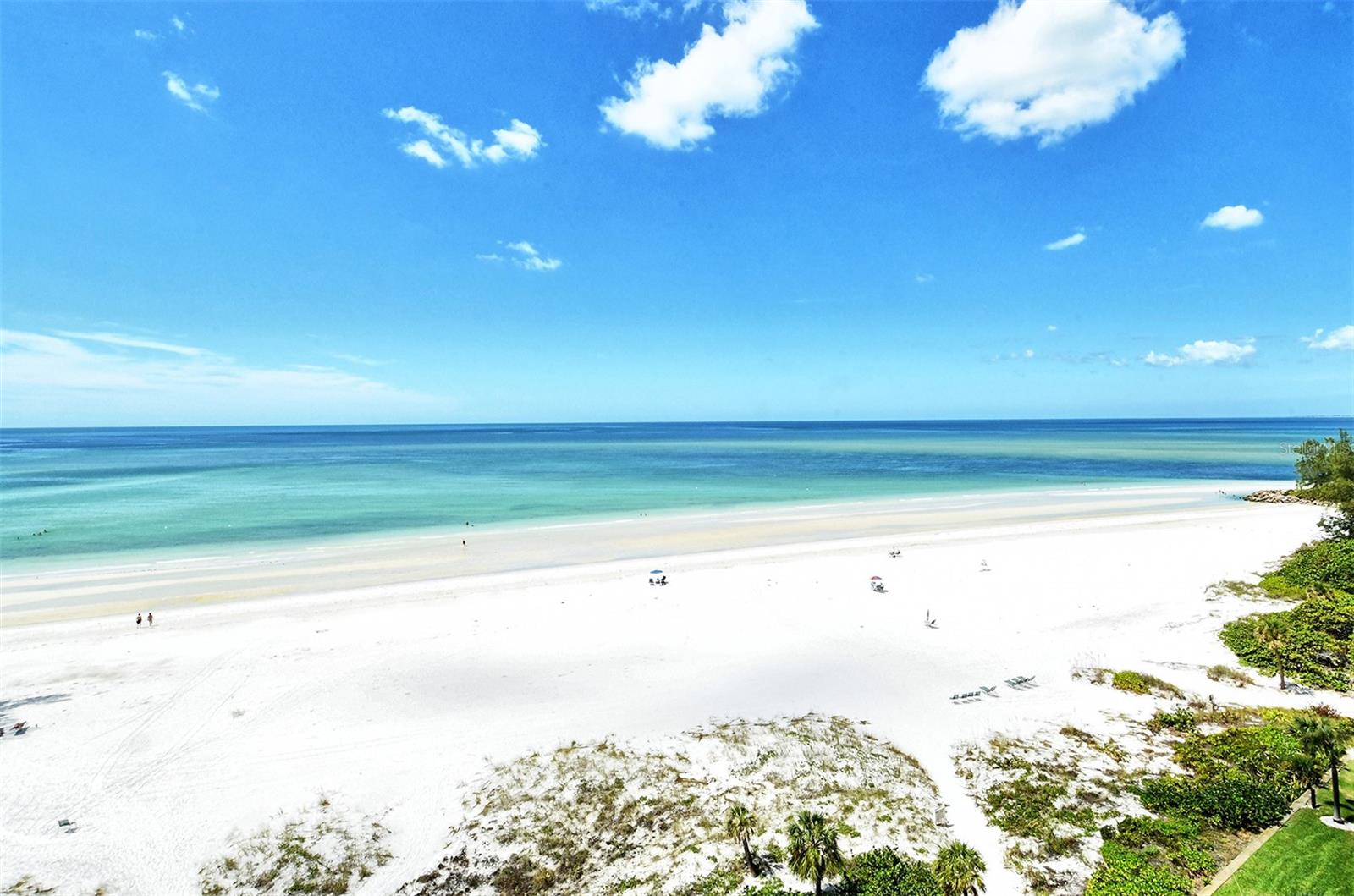 WHISPERING SANDS - Residential