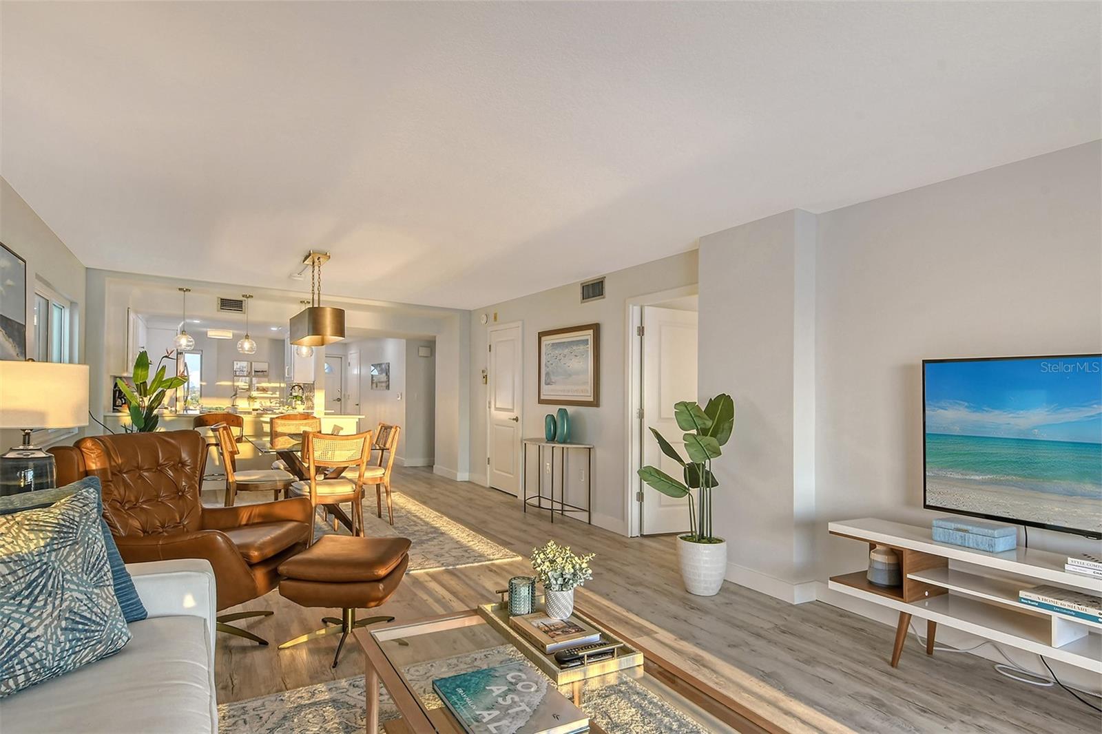 WHISPERING SANDS - Residential