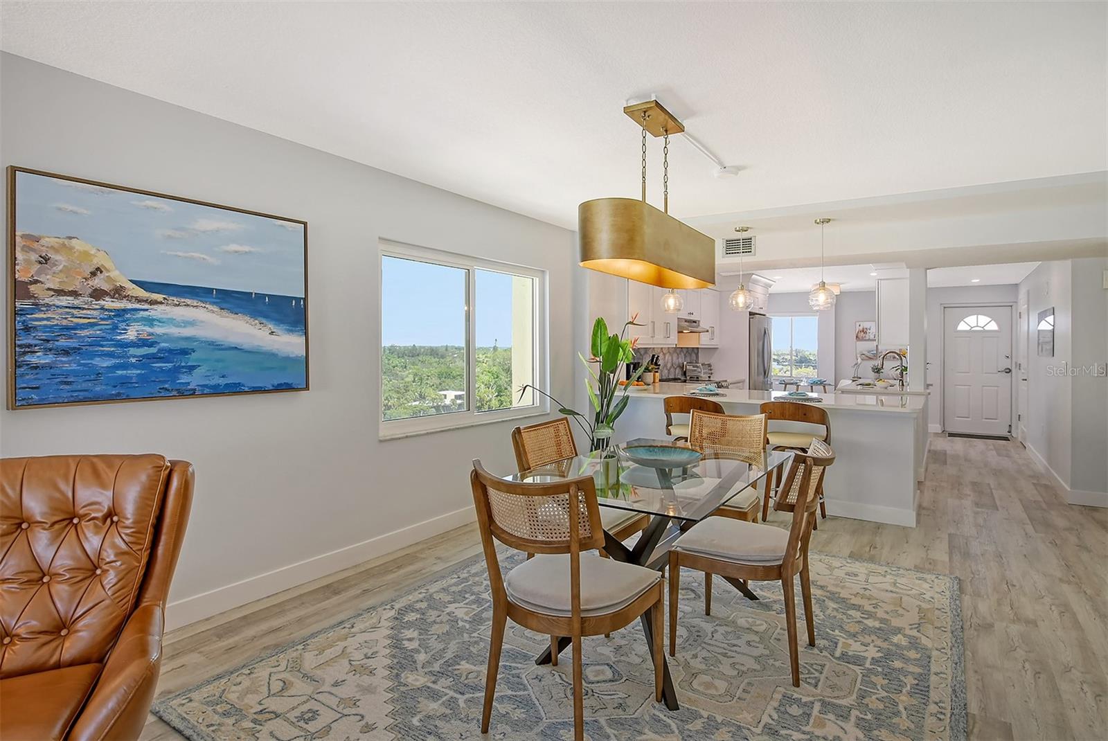 WHISPERING SANDS - Residential