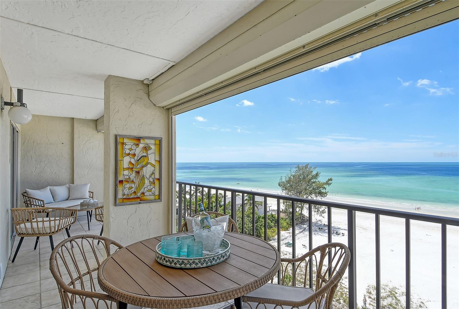 WHISPERING SANDS - Residential