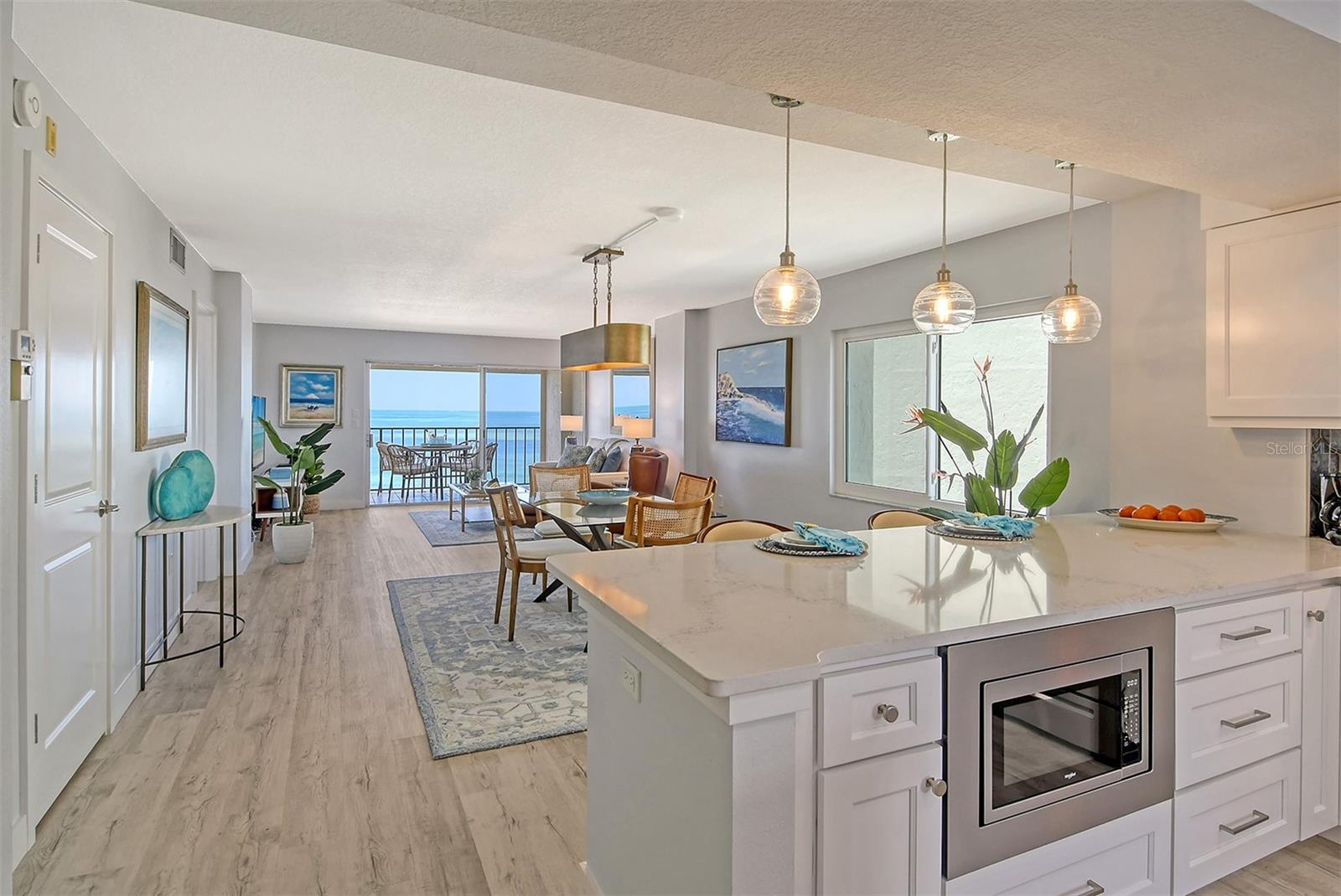 WHISPERING SANDS - Residential