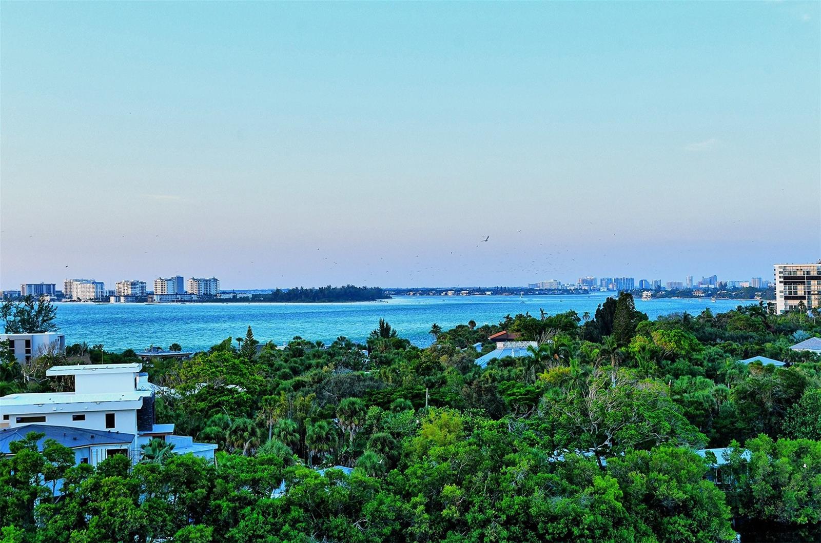 WHISPERING SANDS - Residential